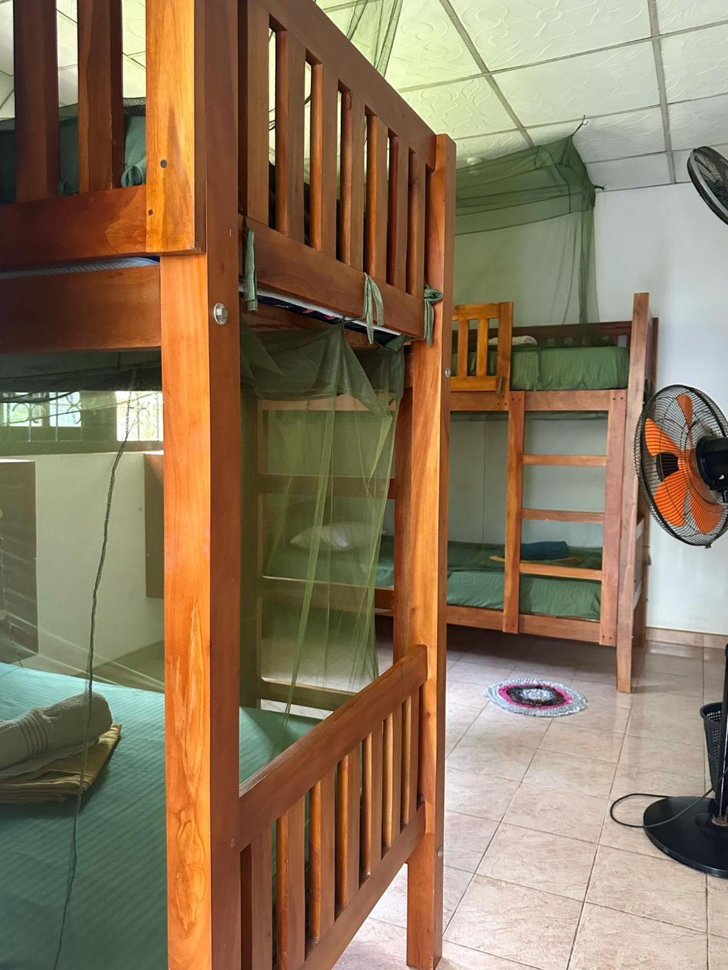 Coco Mango Hostel Диквелла Экстерьер фото